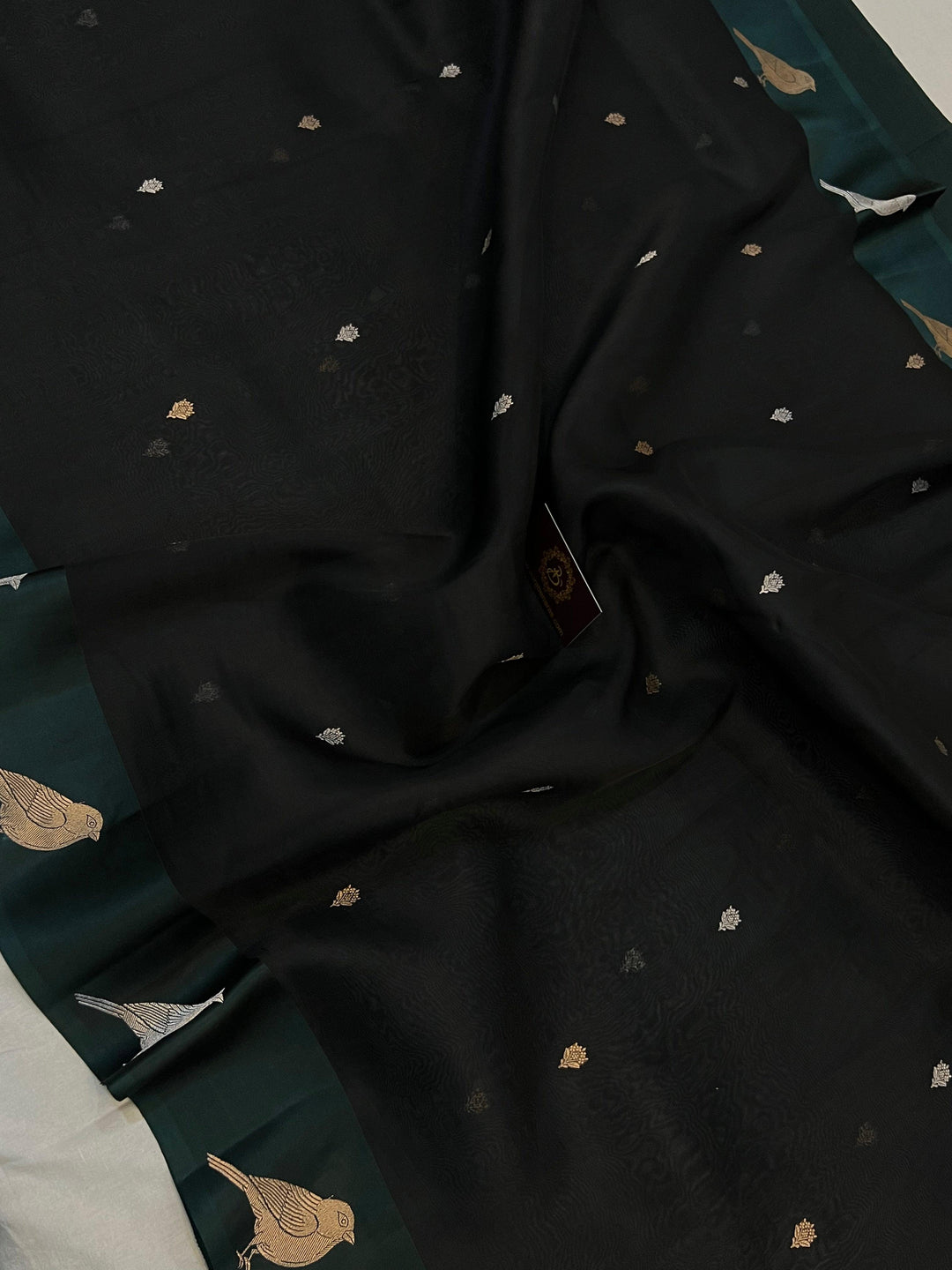 Buy Bottle Green Banarasi Handloom Kora Silk Saree | Kadhwa Weave | Aura Benaras