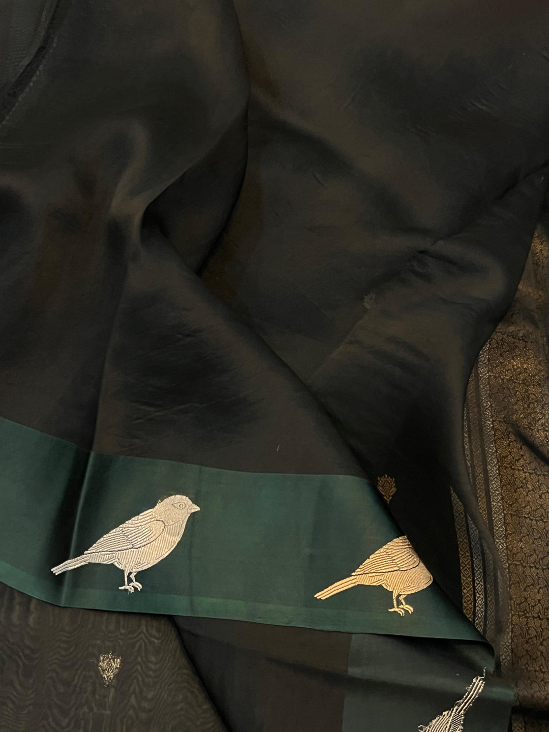 Buy Bottle Green Banarasi Handloom Kora Silk Saree | Kadhwa Weave | Aura Benaras