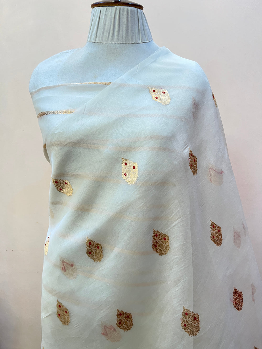 Off White Pure Kora Silk Handloom Banarasi Saree
