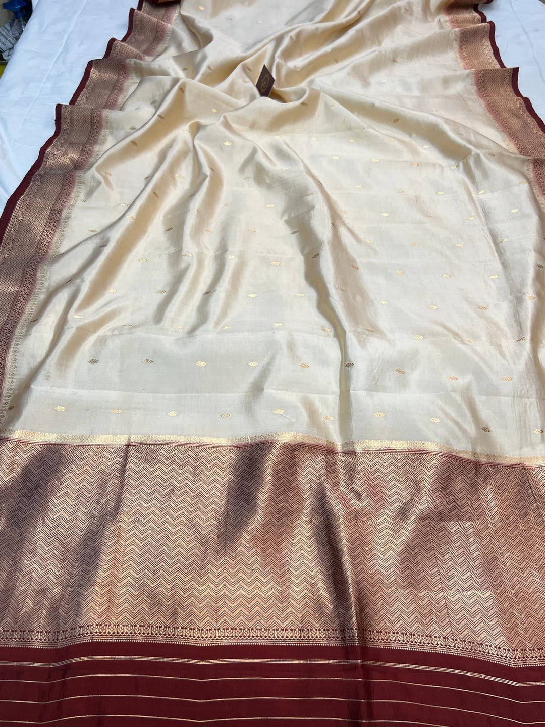 White Pure Silk Handloom Banarasi Saree