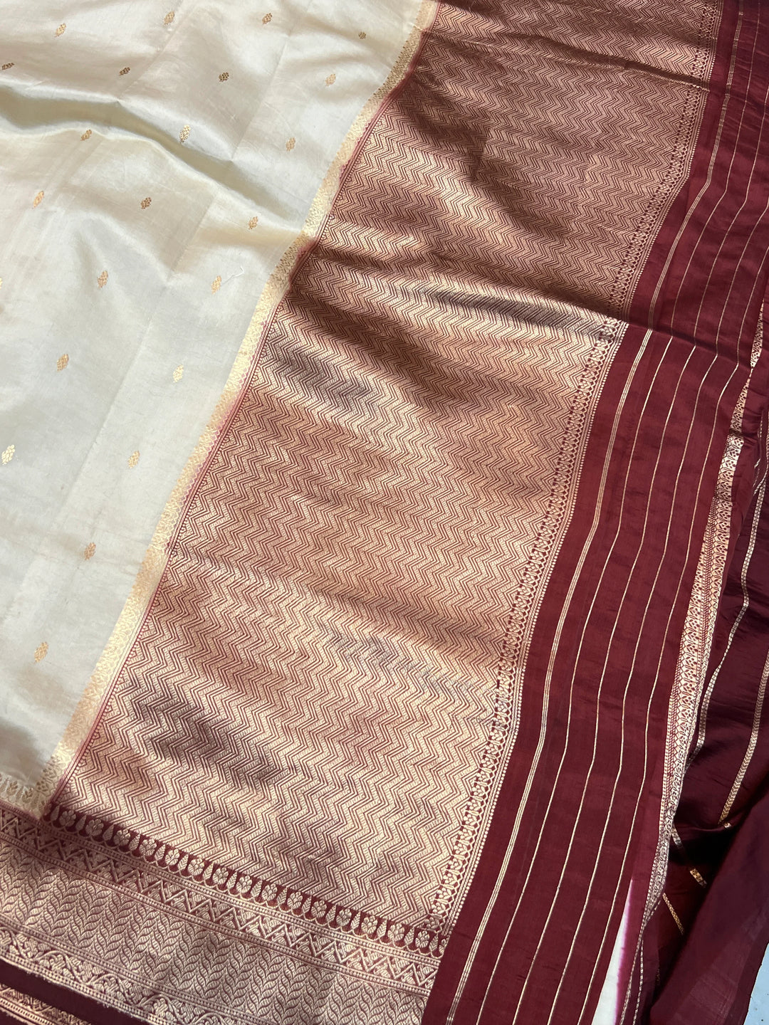 White Pure Silk Handloom Banarasi Saree