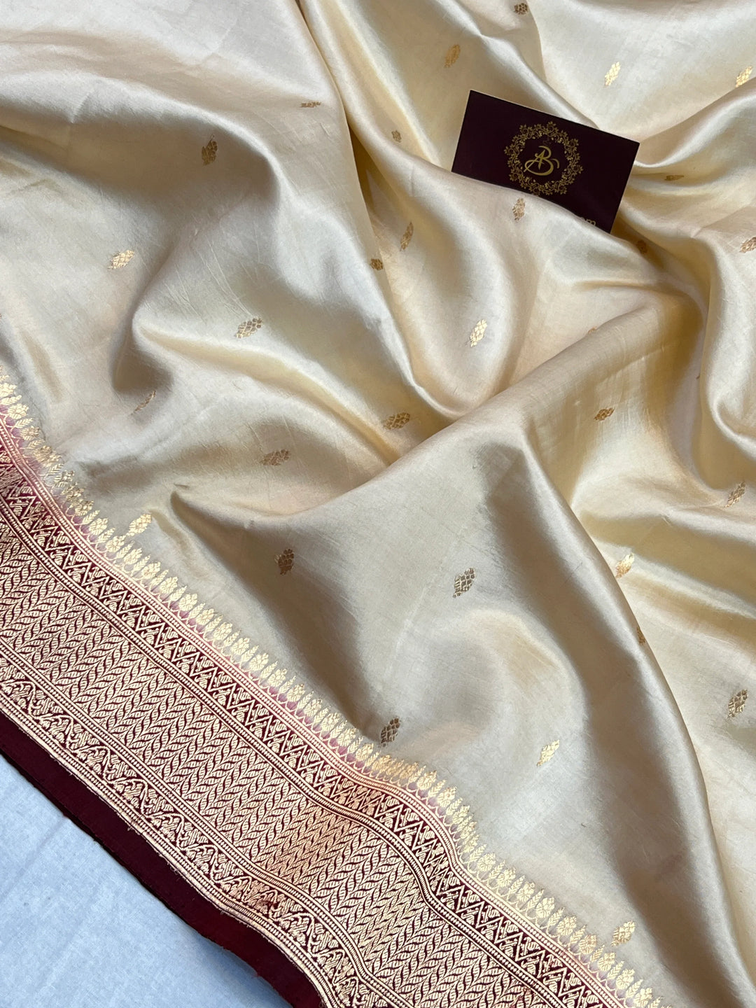 White Pure Silk Handloom Banarasi Saree