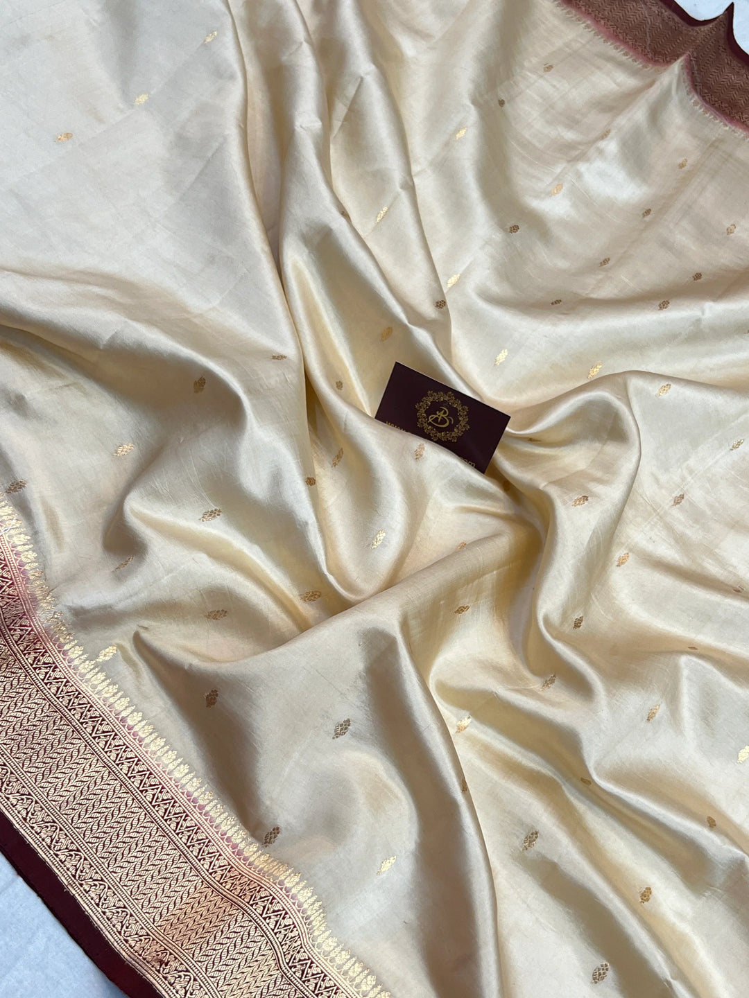 White Pure Silk Handloom Banarasi Saree