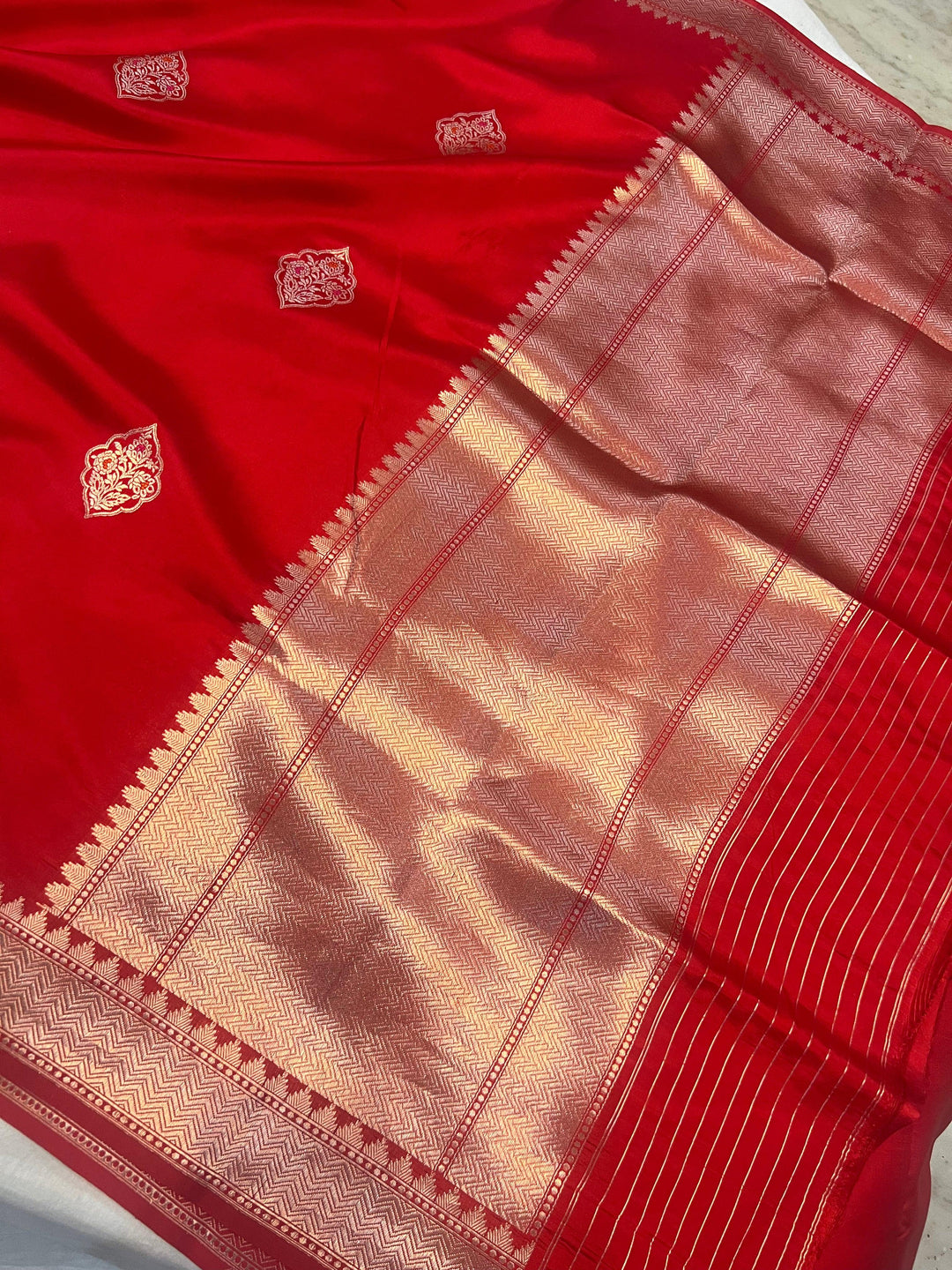Buy Red Pure Banarasi Handloom Silk Saree | Aura Benaras