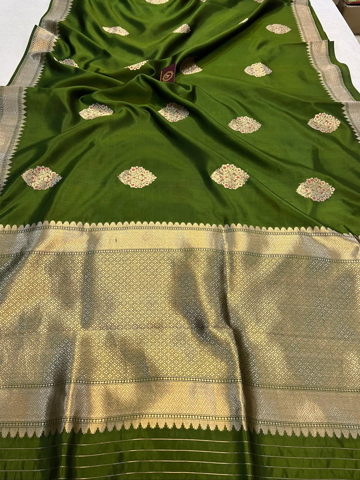 Mehendi Green Pure Banarasi Handloom Silk Saree | Aura Benaras