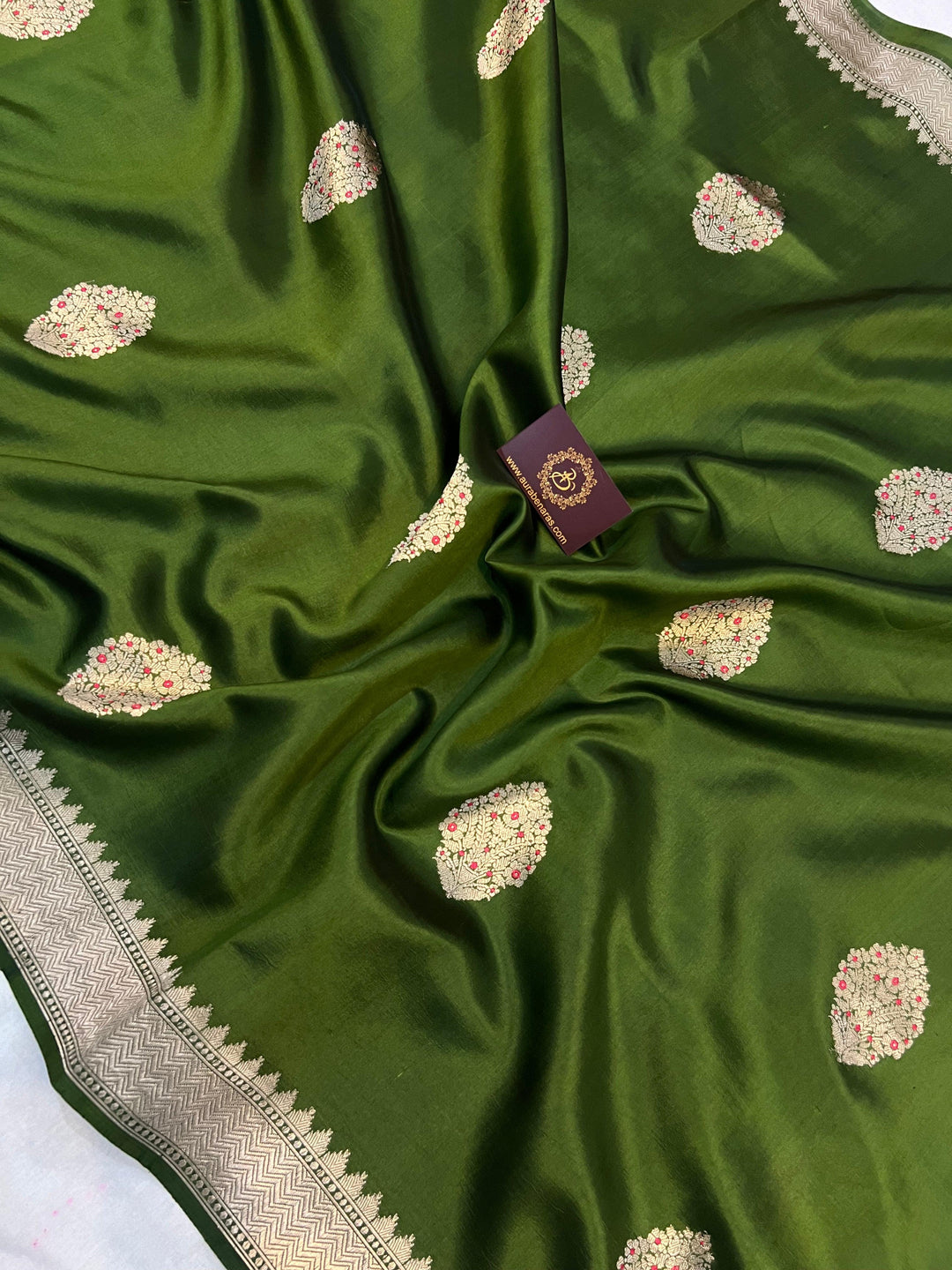 Mehendi Green Pure Banarasi Handloom Silk Saree | Aura Benaras