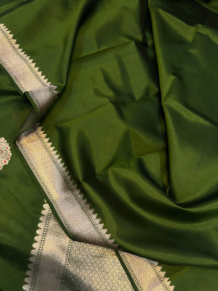 Mehendi Green Pure Banarasi Handloom Silk Saree | Aura Benaras