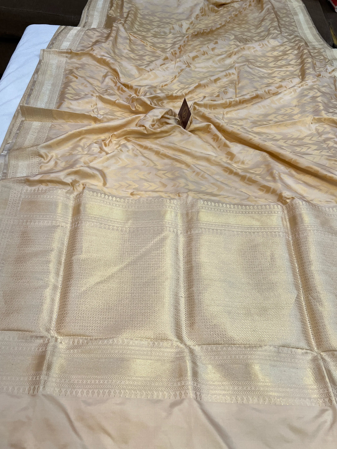 Shop Tanchui Katan Silk Banarasi Saree with Kadhwa Border