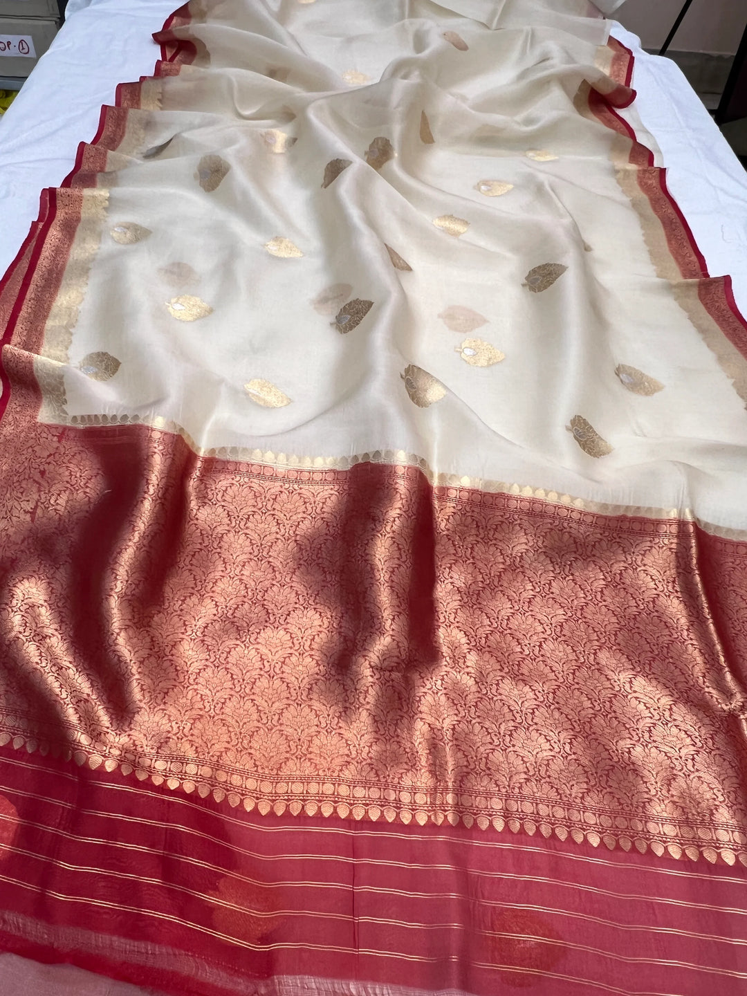 White Pure Kora Silk Handloom Banarasi Saree
