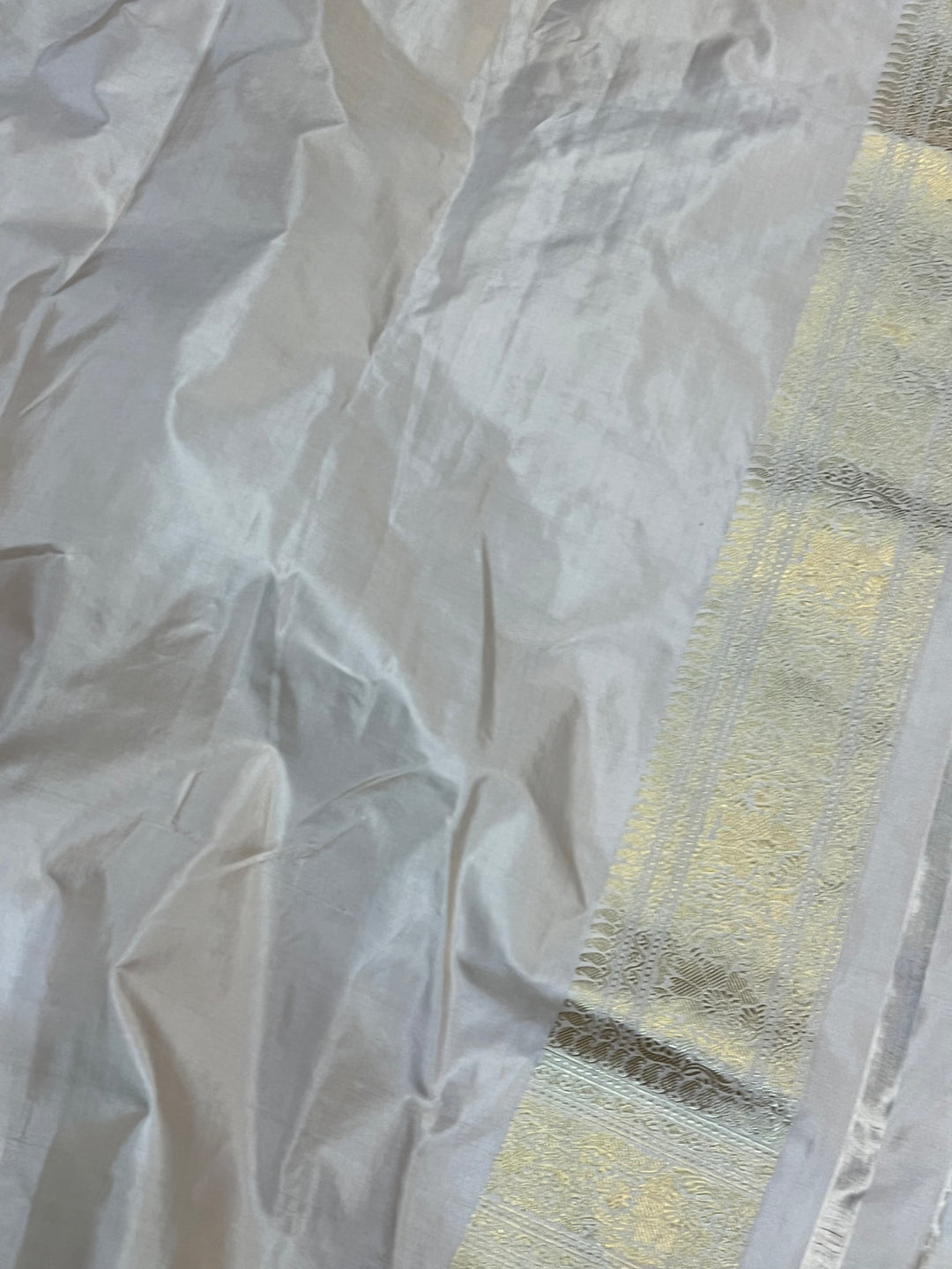 Off White Pure Banarasi Handloom Katan Silk Saree