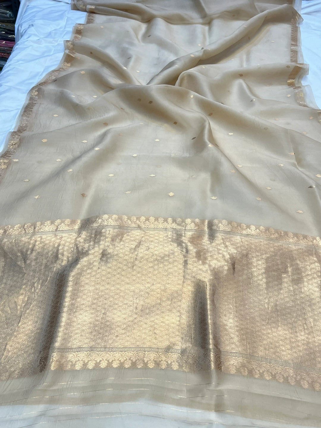Cream Kora Silk Handloom Banarasi Saree | Kadhwa Butis 