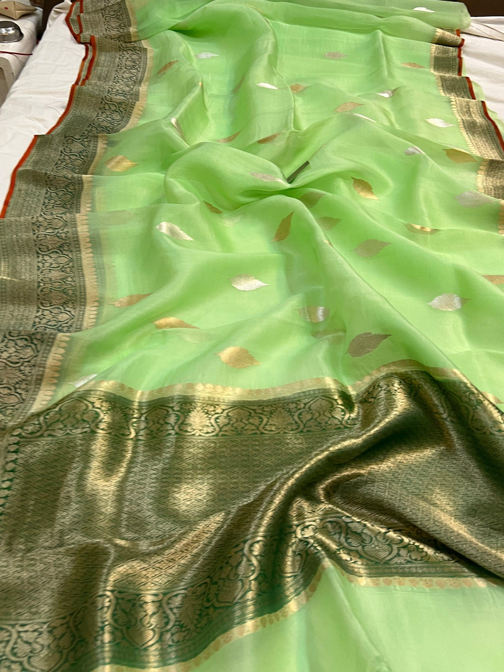 Pista Green Banarasi Handloom Kora Silk Saree - Aura Benaras