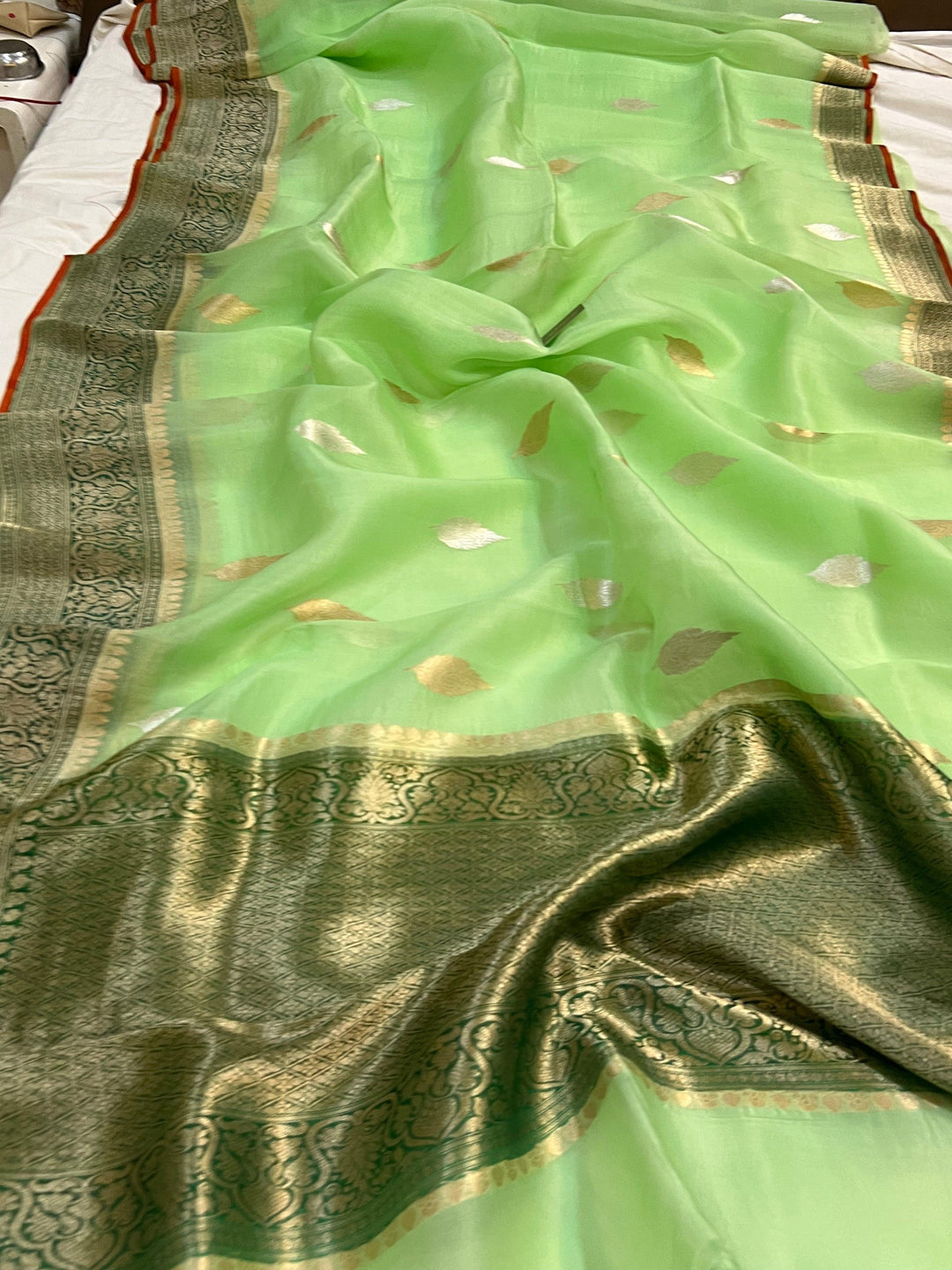 Pista Green Banarasi Handloom Kora Silk Saree - Aura Benaras