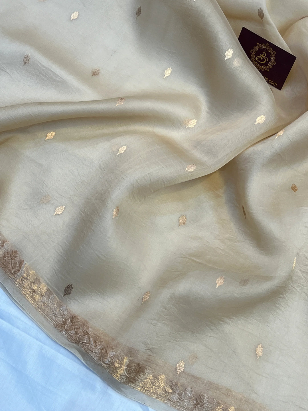 Cream Kora Silk Handloom Banarasi Saree | Kadhwa Butis 
