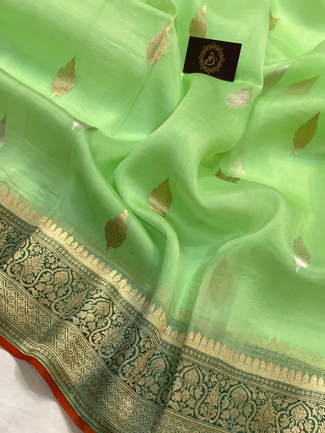 Pista Green Banarasi Handloom Kora Silk Saree - Aura Benaras