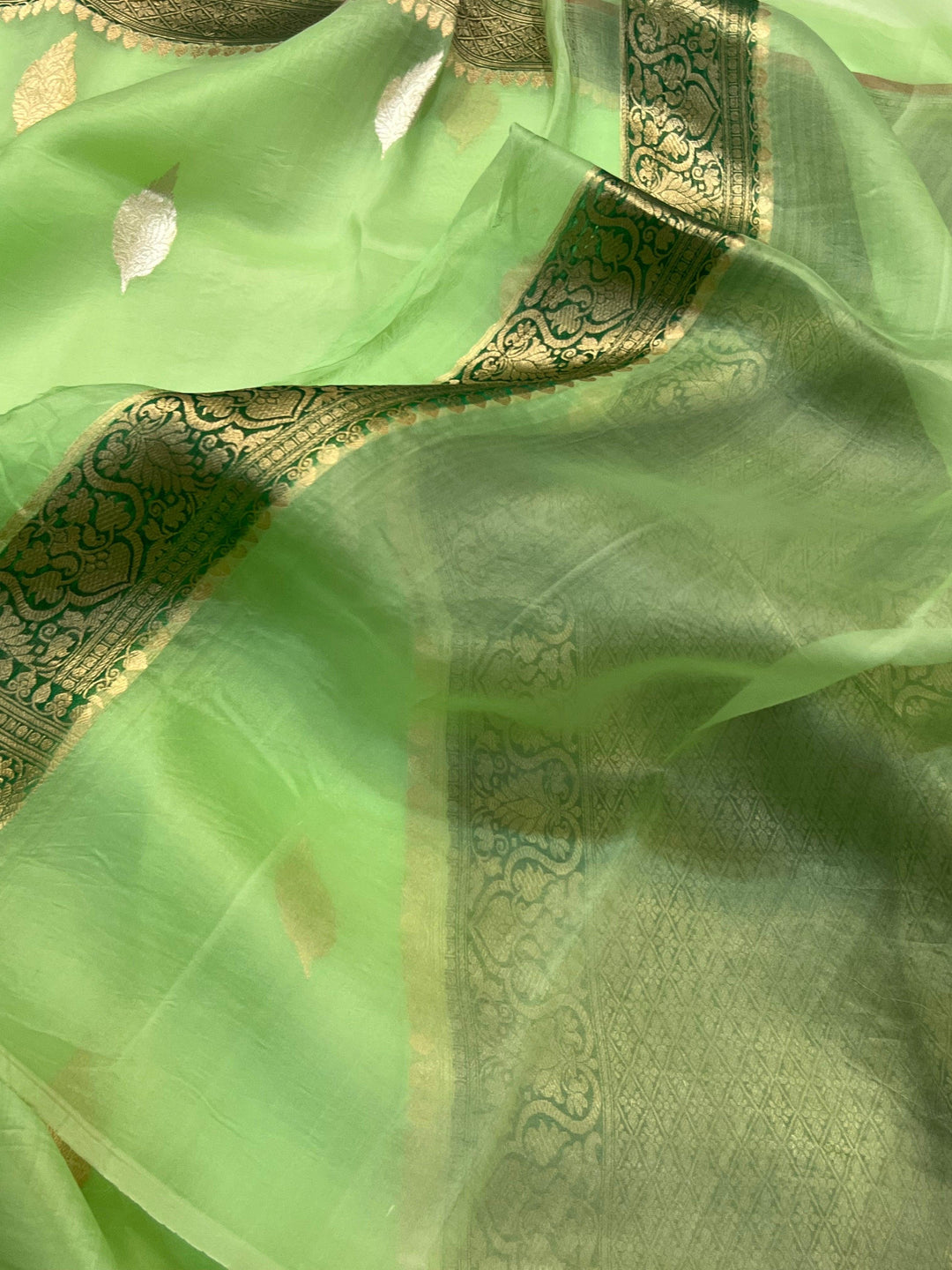 Pista Green Banarasi Handloom Kora Silk Saree - Aura Benaras
