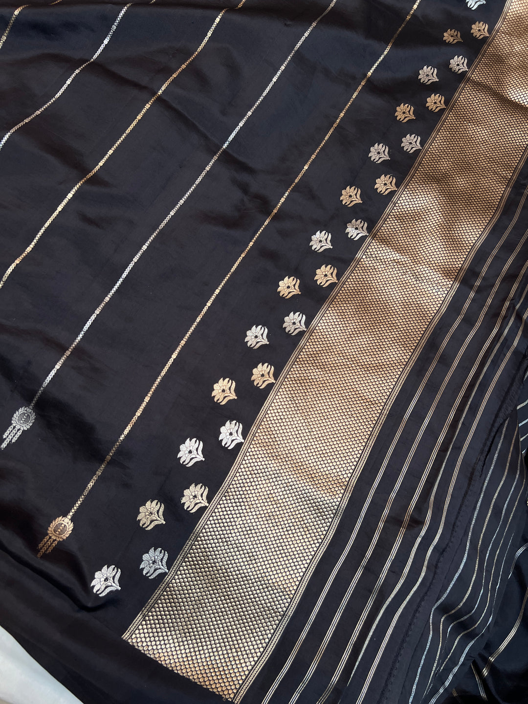 Black Pure Silk Handloom Banarasi Saree
