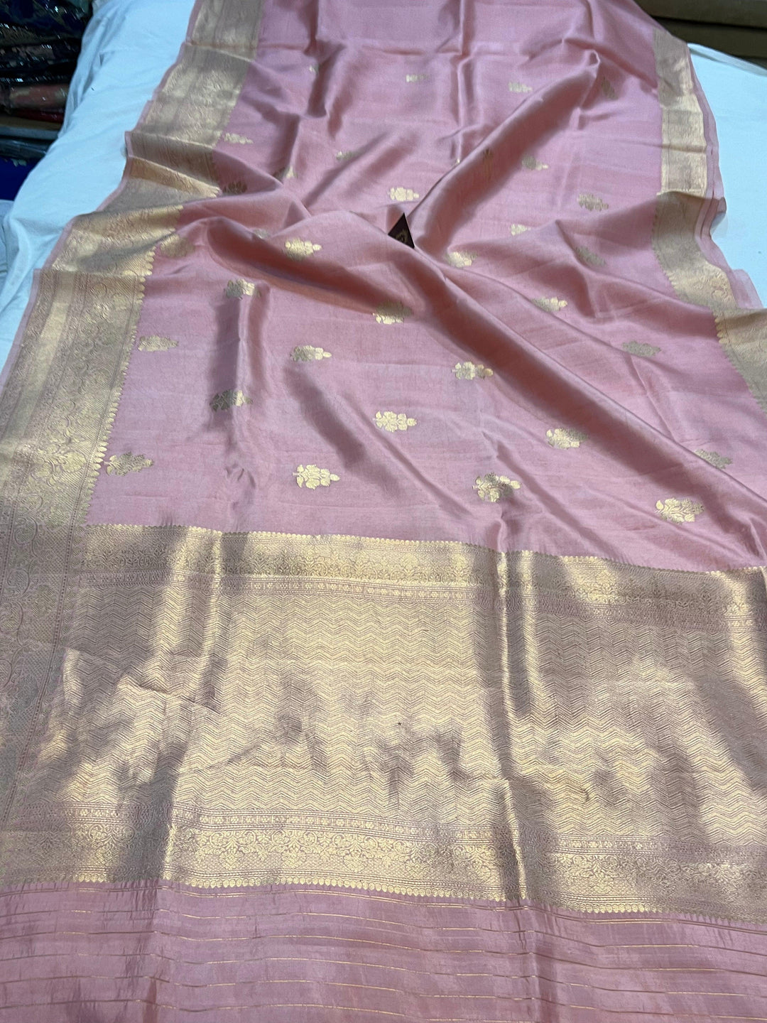 Peachish Pink Pure Banarasi Handloom Silk Saree Online | Aura Benaras