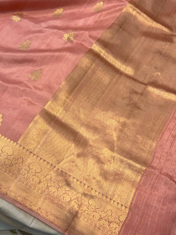 Peachish Pink Pure Banarasi Handloom Silk Saree Online | Aura Benaras