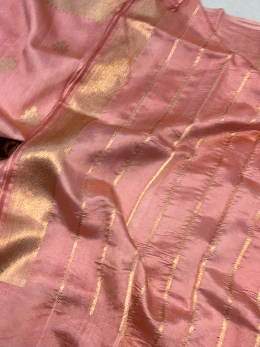 Peachish Pink Pure Banarasi Handloom Silk Saree Online | Aura Benaras