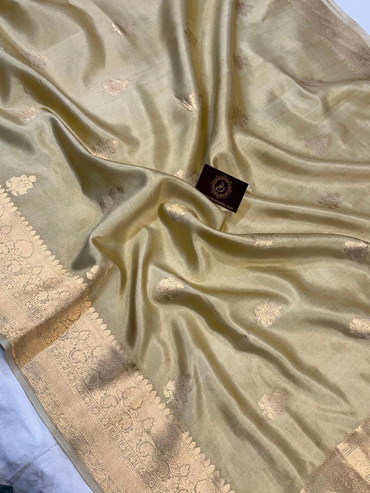 Buy Golden Pure Banarasi Handloom Silk Saree Online | Aura Benaras