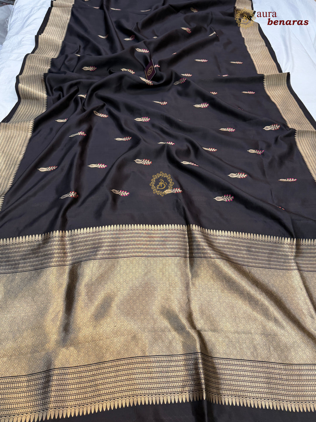 Black Pure Silk Handloom Banarasi Saree - AuraBenaras
