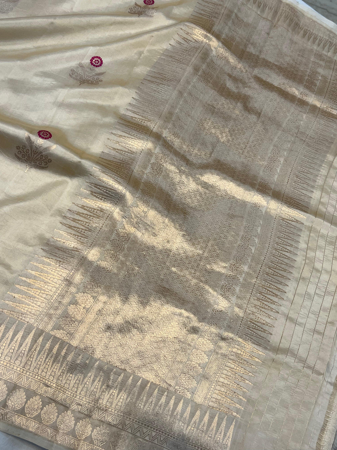 Cream Pure Banarasi Handloom Silk Saree | Aura Benaras