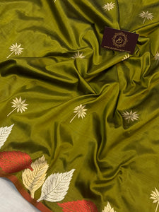 Mehendi Green Banarasi Handloom Katan Silk Saree - Aura Benaras