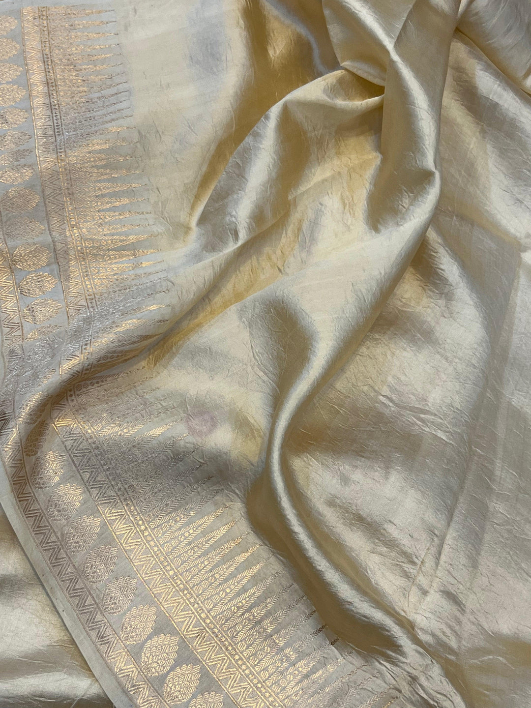 Cream Pure Banarasi Handloom Silk Saree | Aura Benaras