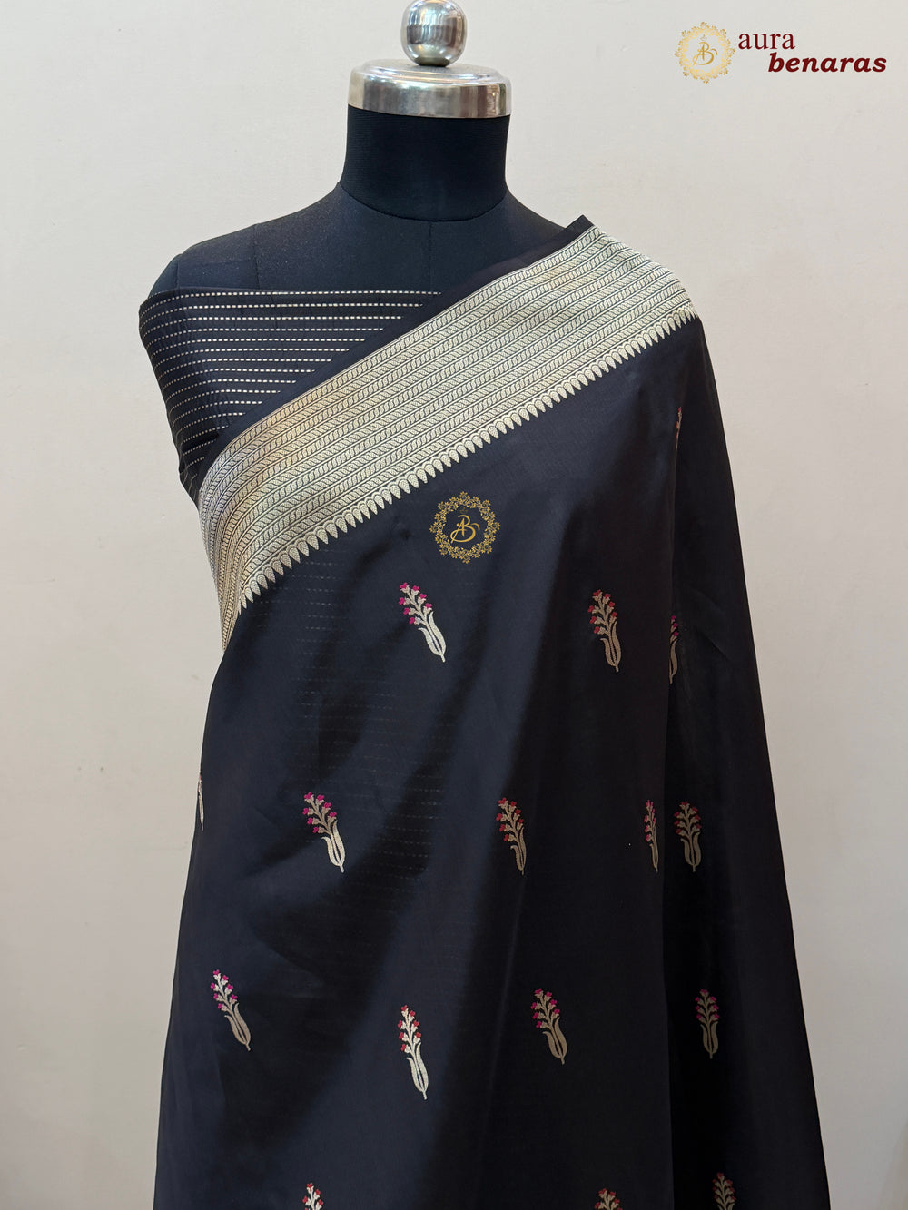 Black Pure Silk Handloom Banarasi Saree - AuraBenaras