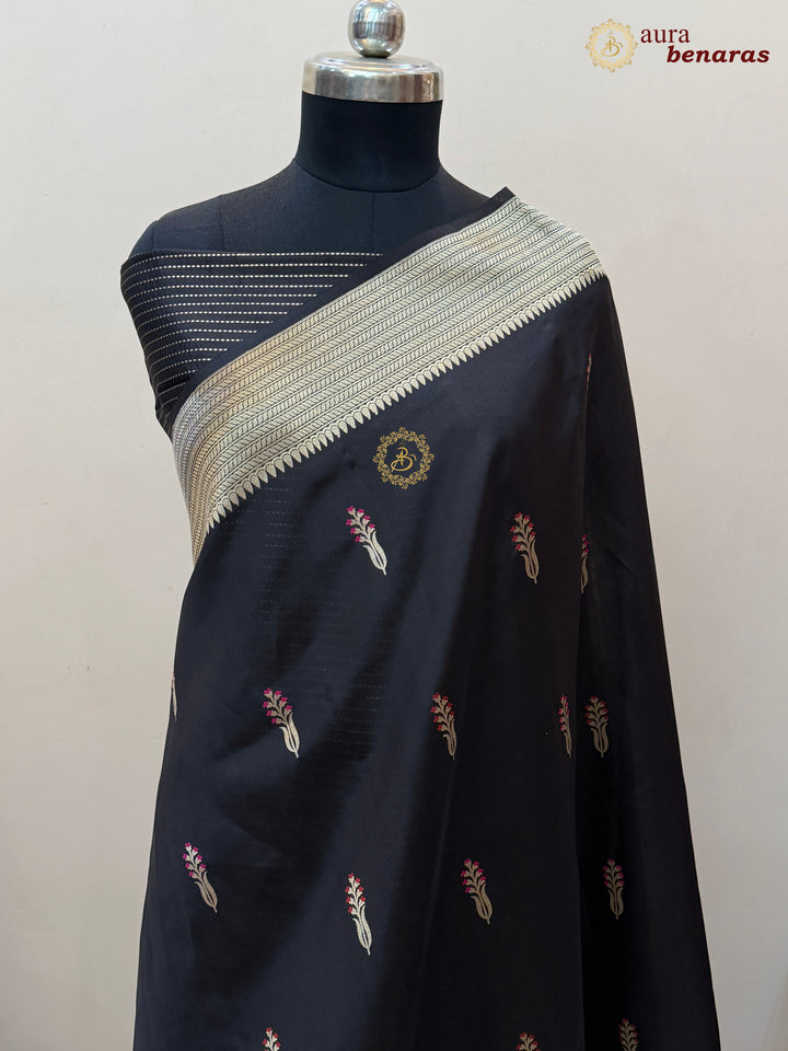Black Pure Silk Handloom Banarasi Saree - AuraBenaras
