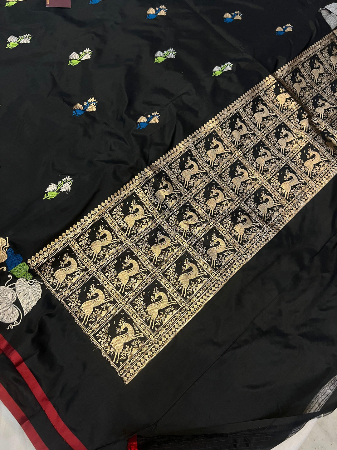 Black Banarasi Handloom Katan Silk Saree - Aura Benaras