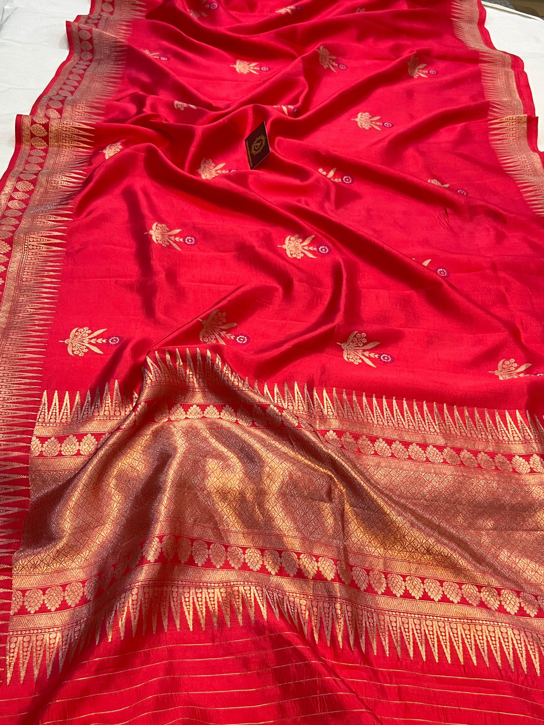 Buy Orangish Pink Pure Banarasi Handloom Silk Saree | Aura Benaras