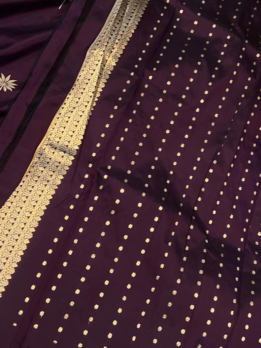 Wine Banarasi Handloom Katan Silk Saree - Aura Benaras