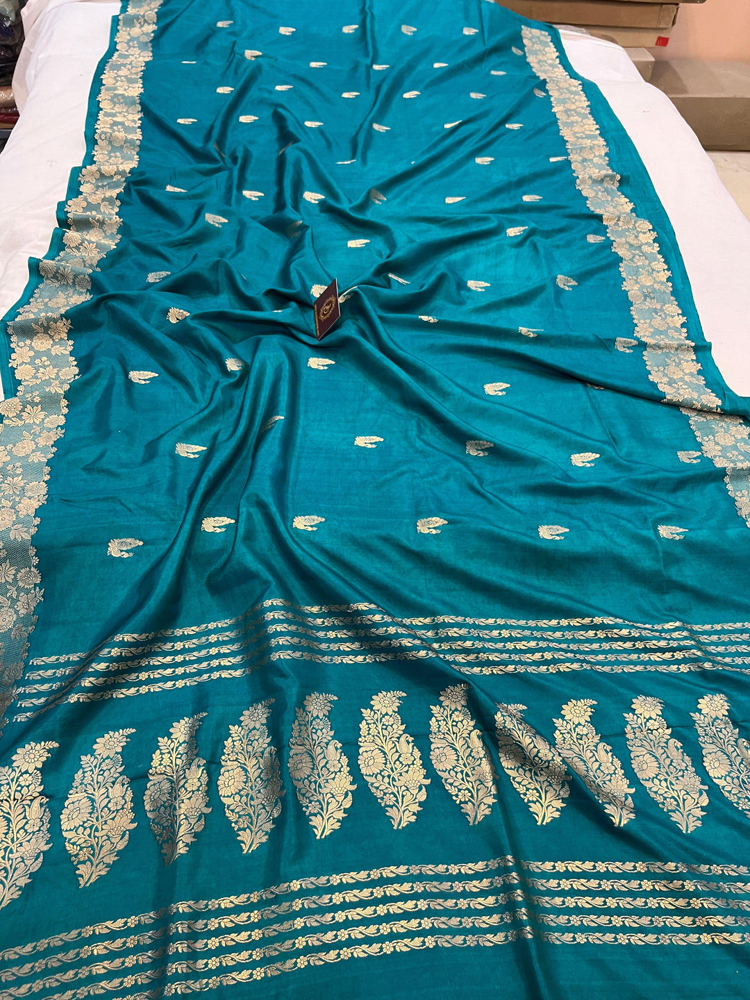 Buy Rama Green Pure Banarasi Handloom Katan Silk Saree | Aura Benaras