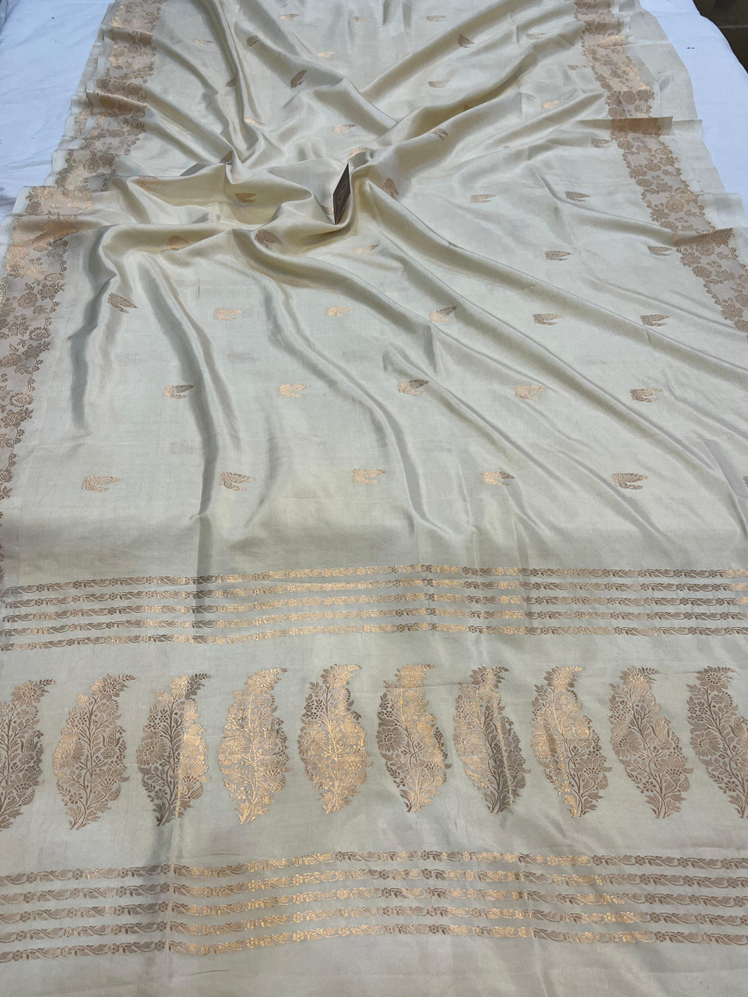 Buy Cream Pure Banarasi Handloom Katan Silk Saree | Aura Benaras