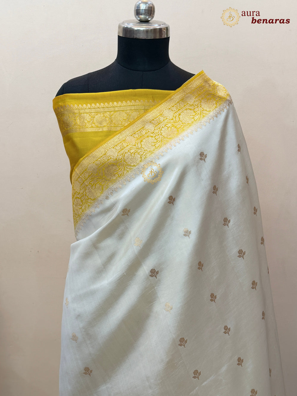 Buy Off White Pure Banarasi Handloom Silk Saree Aura Benaras