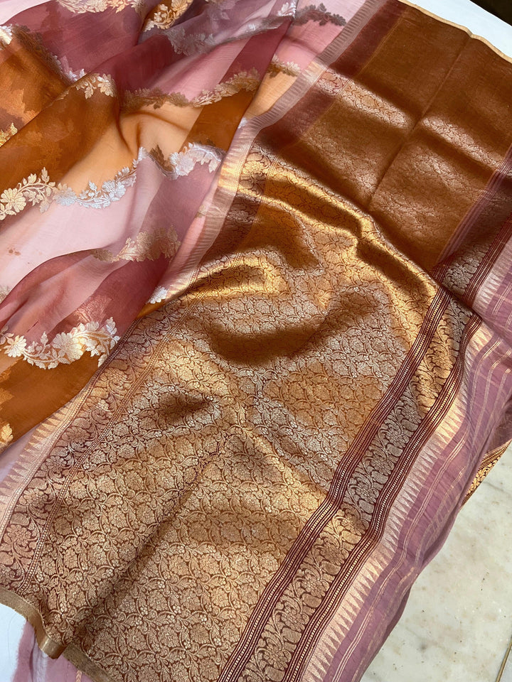 Onion Rangkaat Banarasi Handloom Kora Silk Saree - Aura Benaras