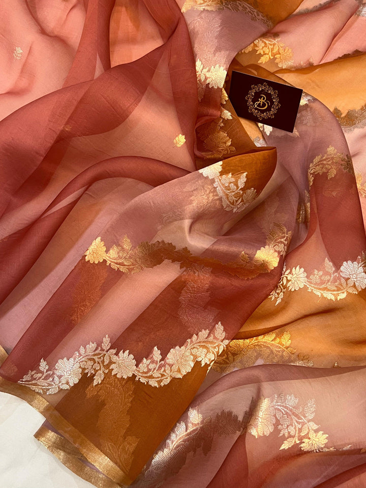 Onion Rangkaat Banarasi Handloom Kora Silk Saree - Aura Benaras