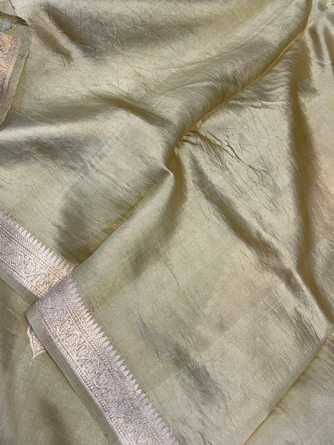 Golden Pure Banarasi Handloom Silk Saree - Aura Benaras