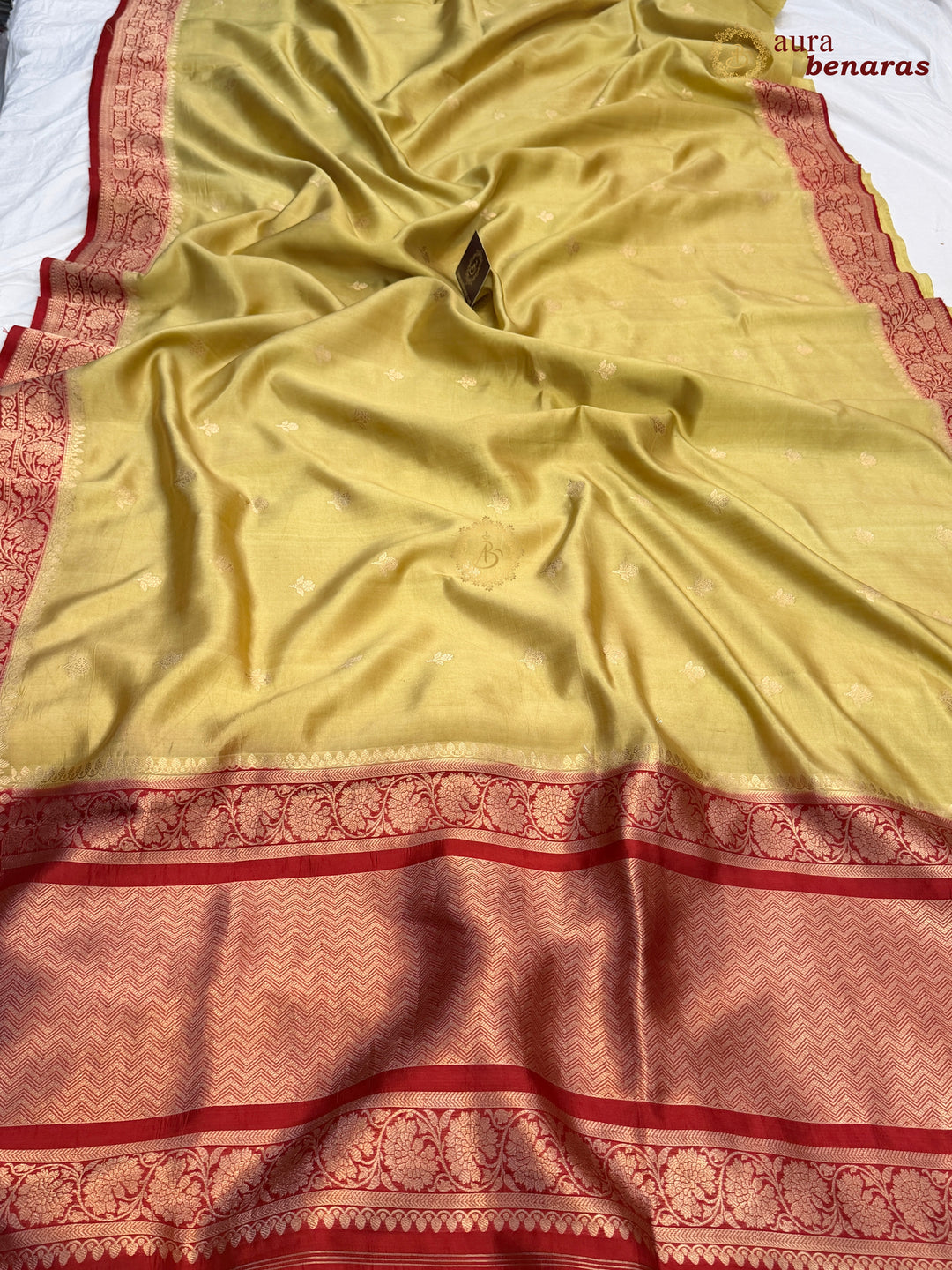 Buy Olive Green Pure Banarasi Handloom Silk Saree Aura Benaras