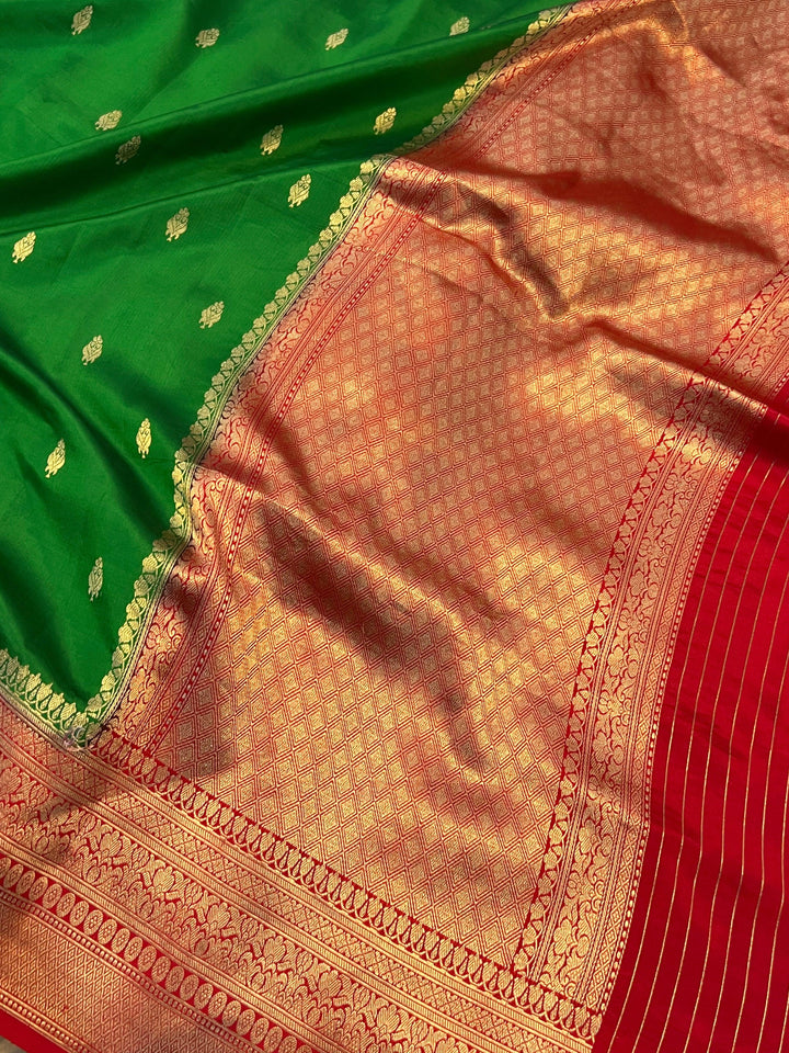 Green Pure Banarasi Handloom Silk Saree Online | Aura Benaras
