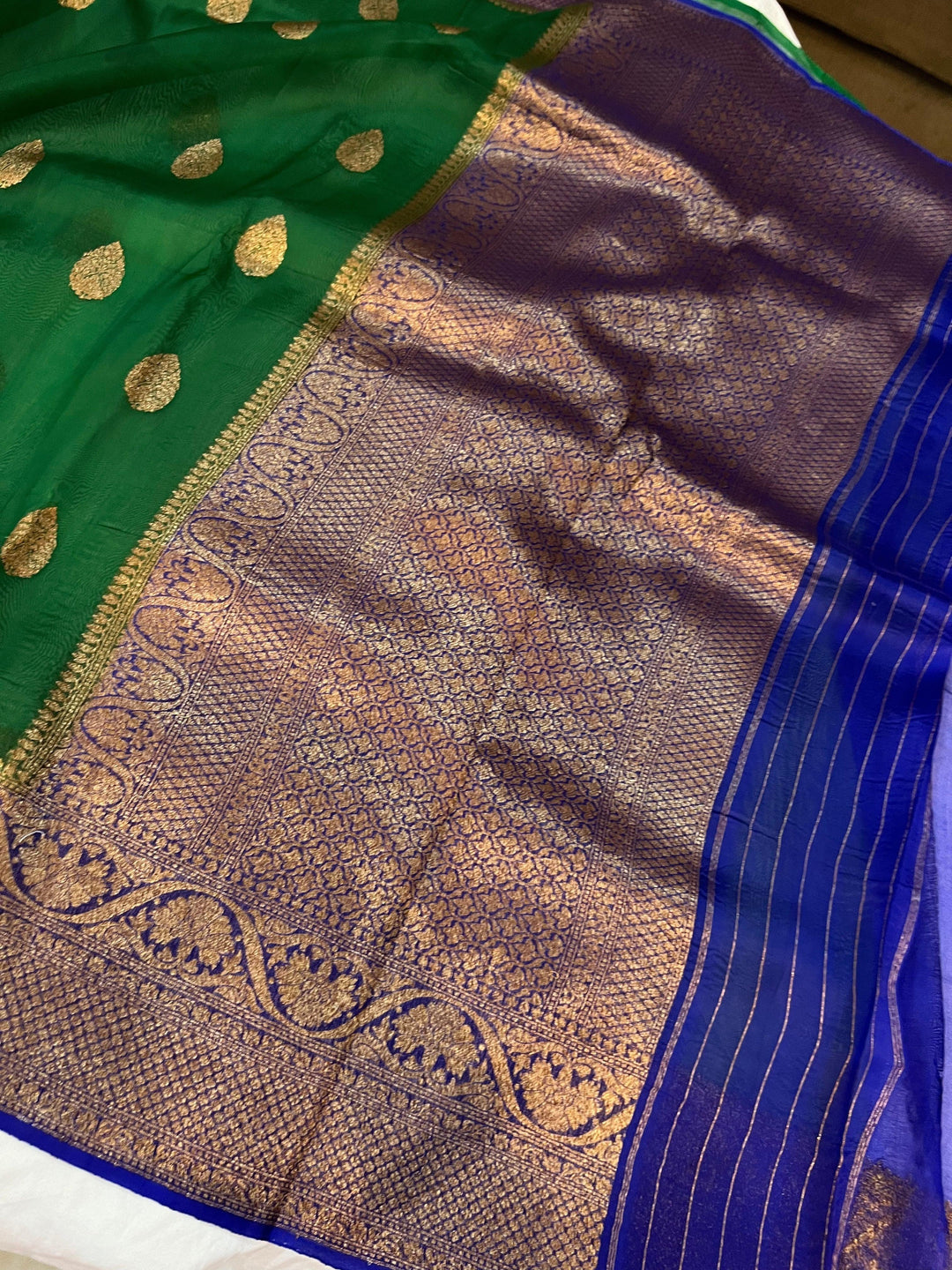 Emerald Green Banarasi Handloom Kora Silk Saree - Aura Benaras