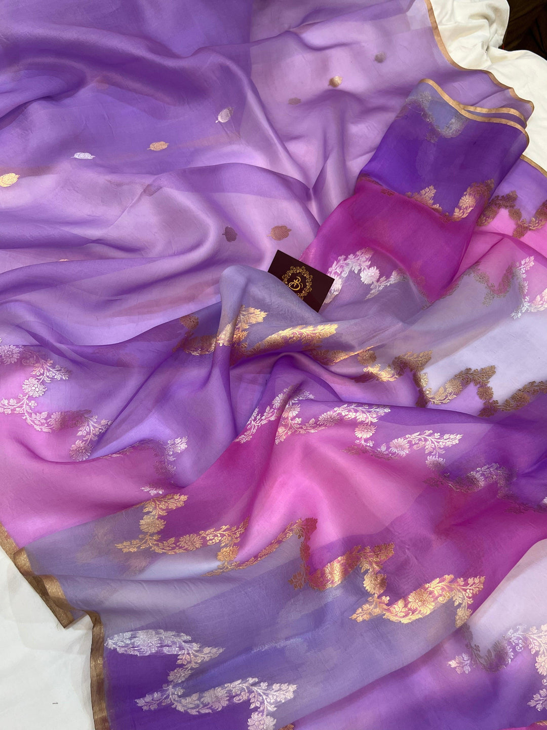 Lavender Rangkaat Banarasi Handloom Kora Silk Saree - Aura Benaras