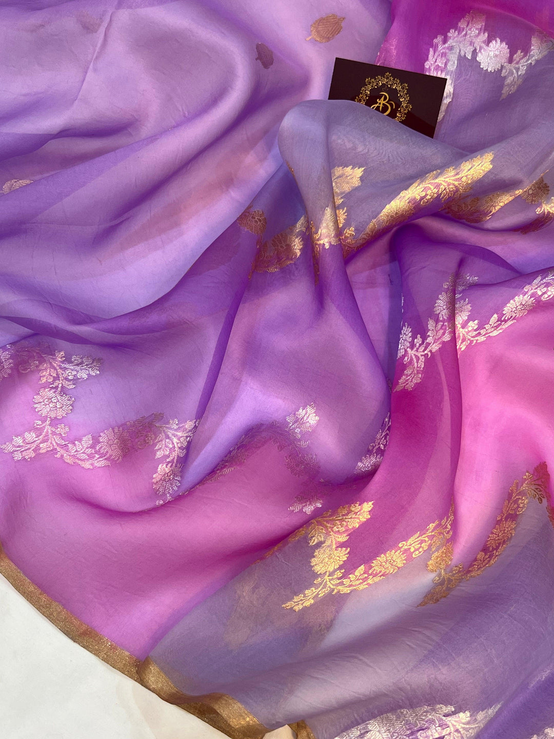 Lavender Rangkaat Banarasi Handloom Kora Silk Saree - Aura Benaras