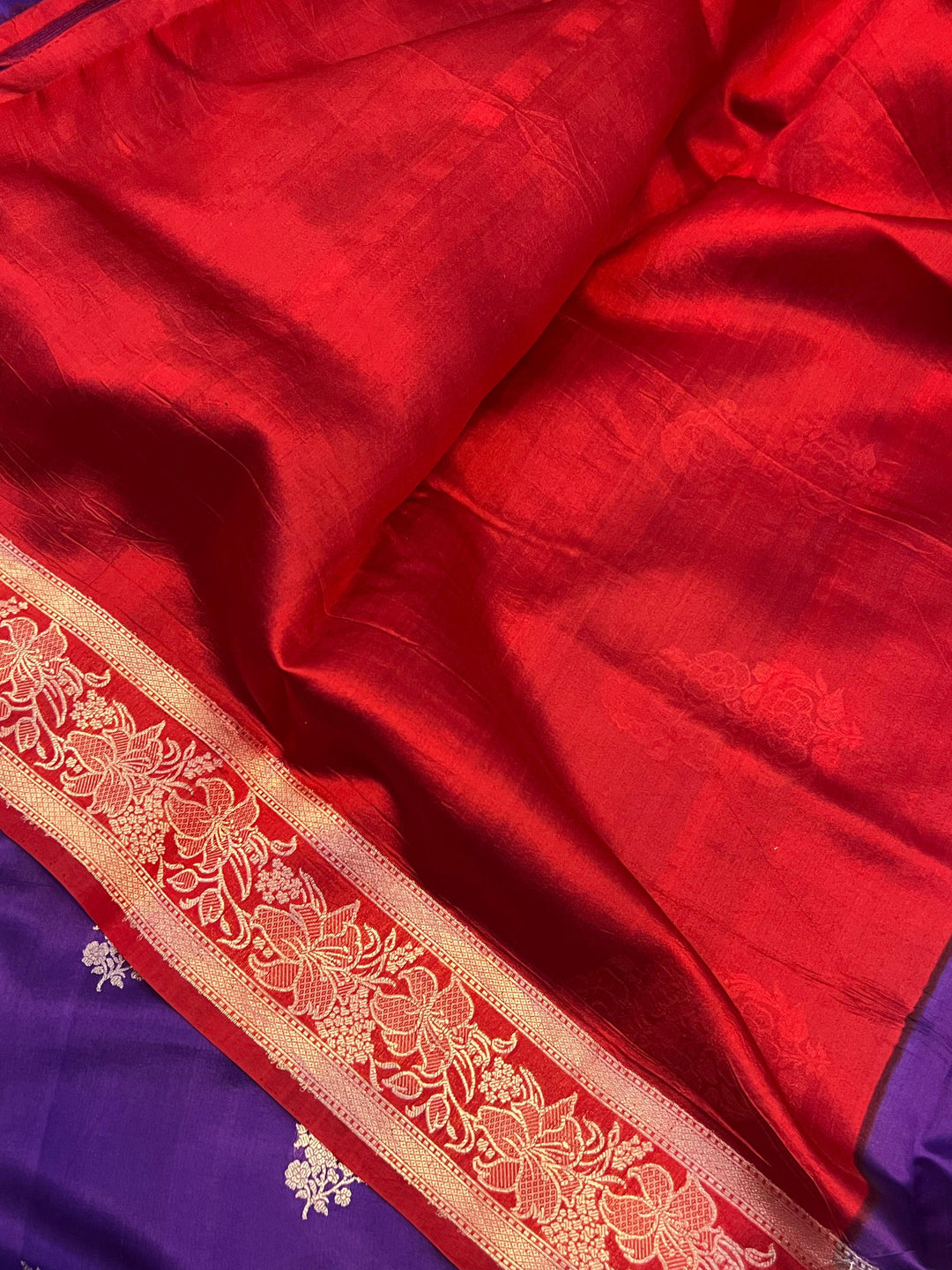 Plain unstitched blouse piece included with bridal Banarasi silk saree