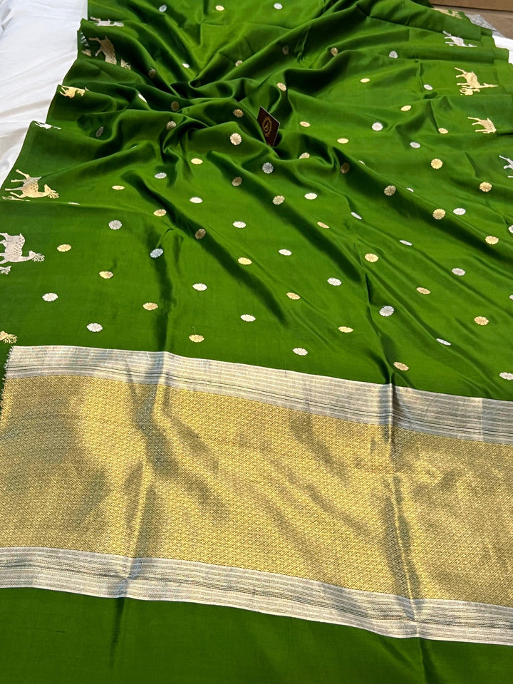 Mehendi Green Pure Banarasi Handloom Silk Saree - Aura Benaras
