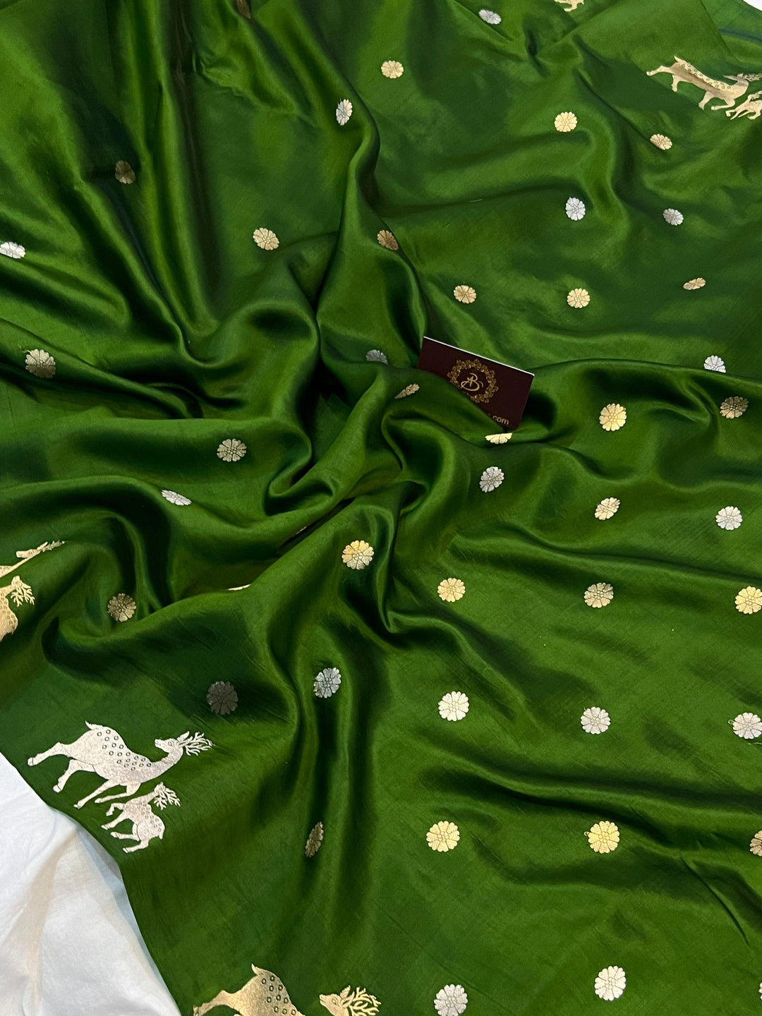 Mehendi Green Pure Banarasi Handloom Silk Saree - Aura Benaras