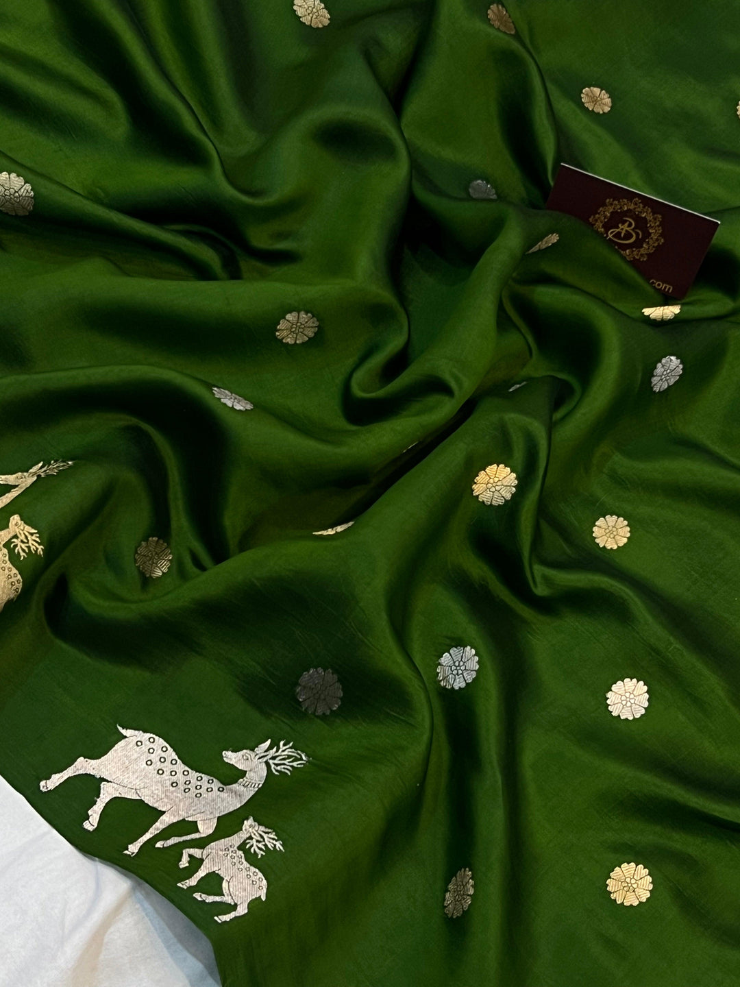 Mehendi Green Pure Banarasi Handloom Silk Saree - Aura Benaras