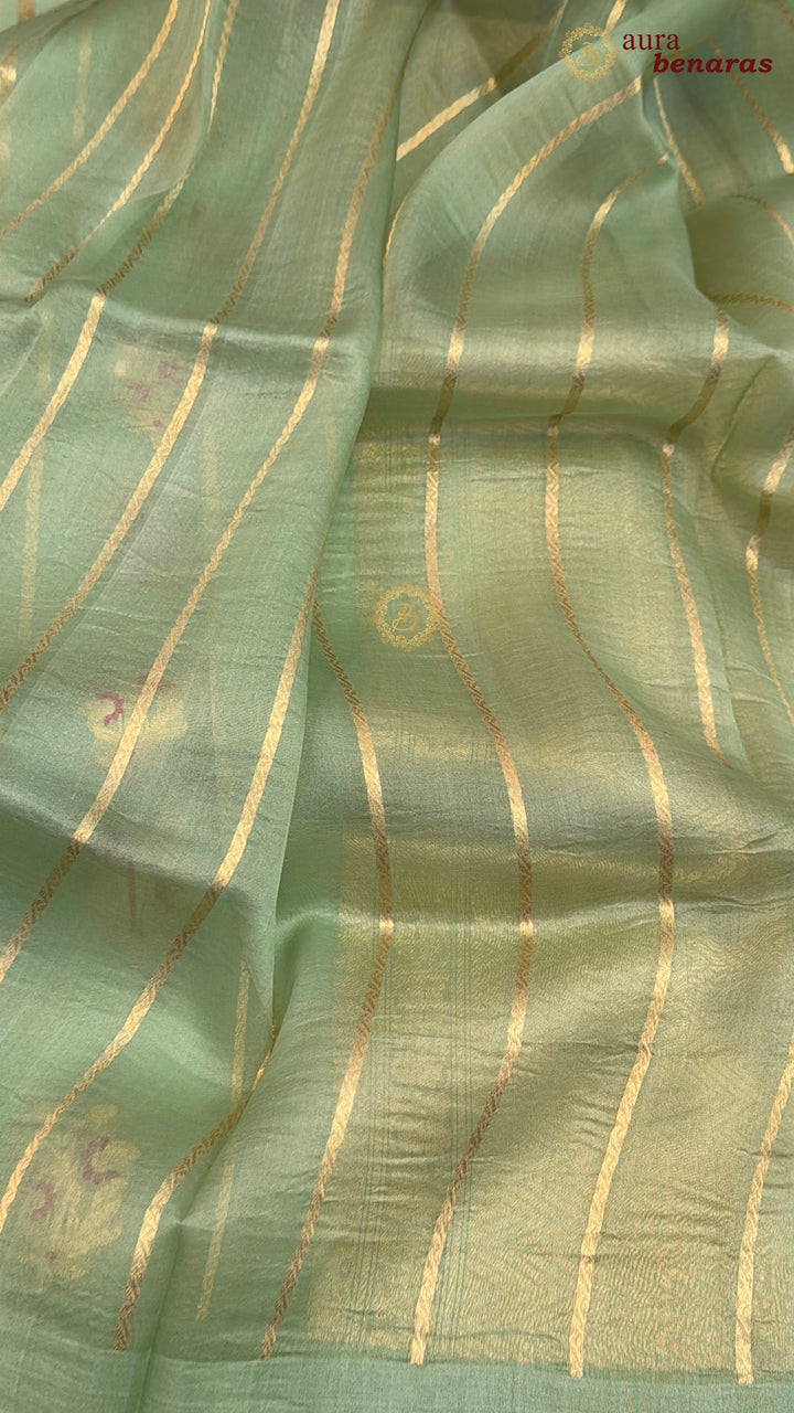 Pista Green Pure Kora Silk Handloom Banarasi Saree with Kadhwa Weave